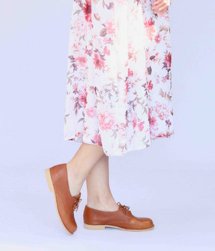 Feminine Leather Vellies - Tan